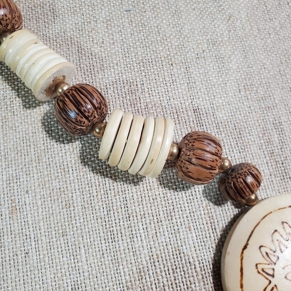Chunky carved Wood bead burned wood Sun pendant Tribal boho natural Necklace - Picture 8 of 10